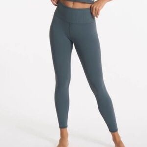 Vuori Rib Studio in Stone